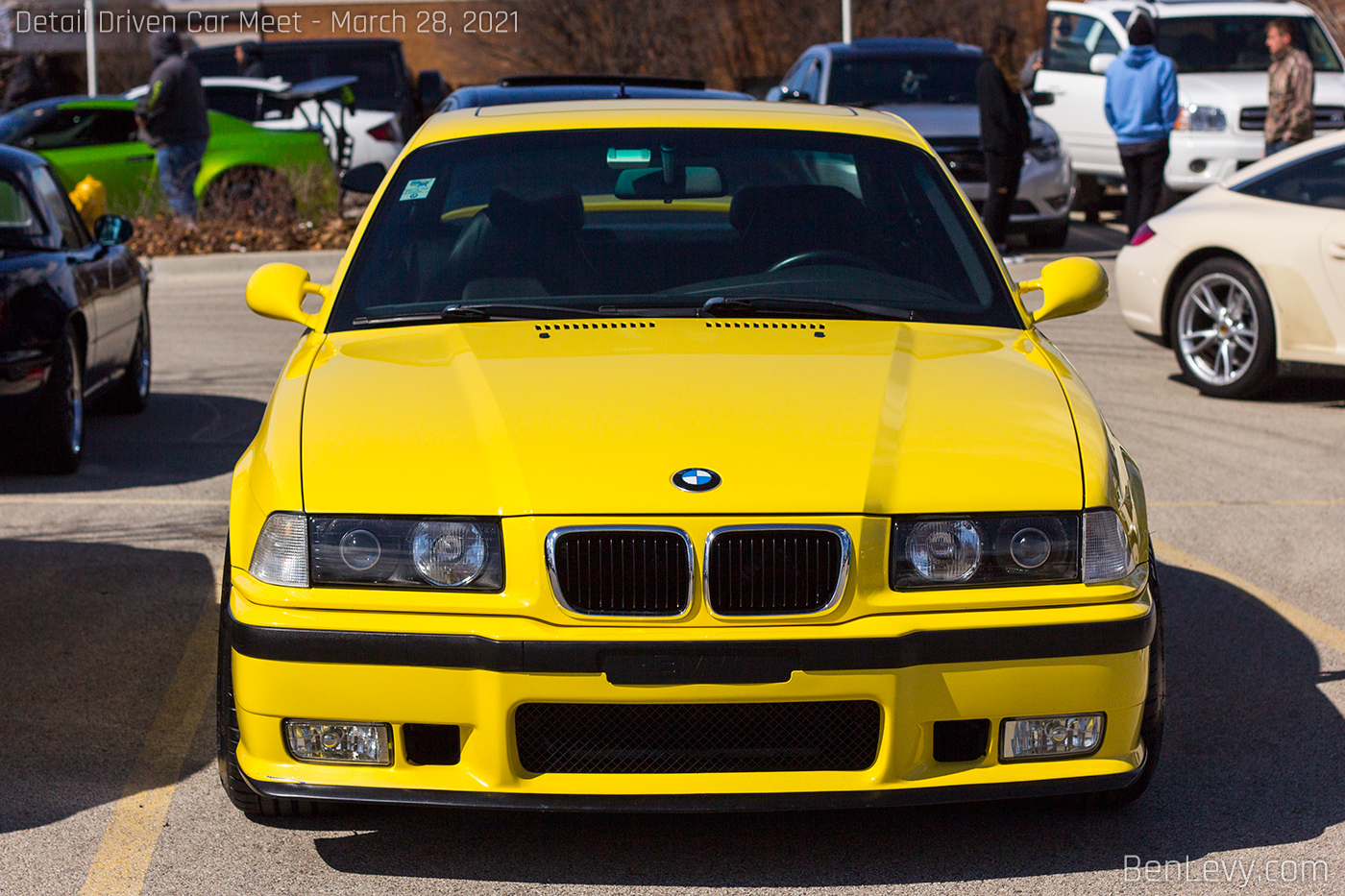 Front of Yellow BMW E36 M3