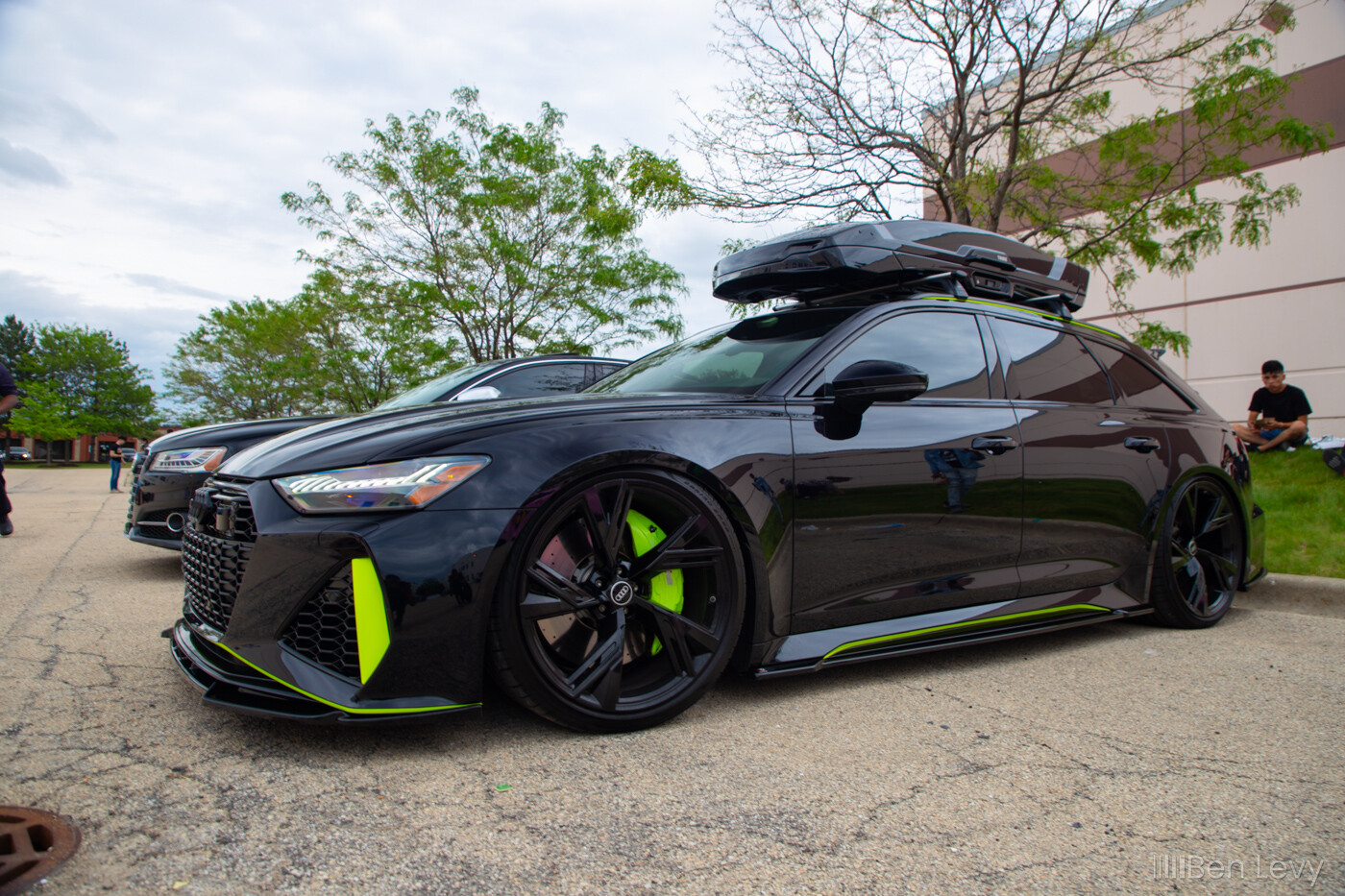Audi RS6 Wagon with Neon Green Brake Calipers