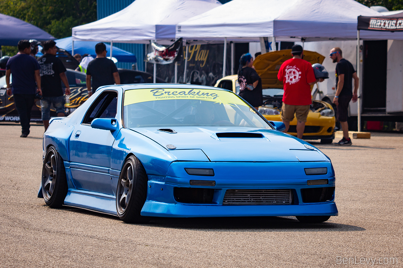 Blue FC Mazda RX-7 with Team Breaking