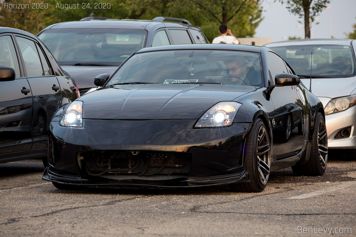 Black Nissan 350Z