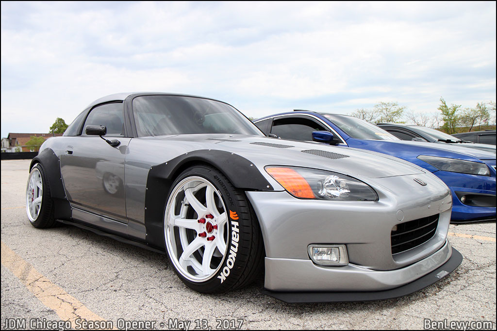 Honda S2000 with fender flares