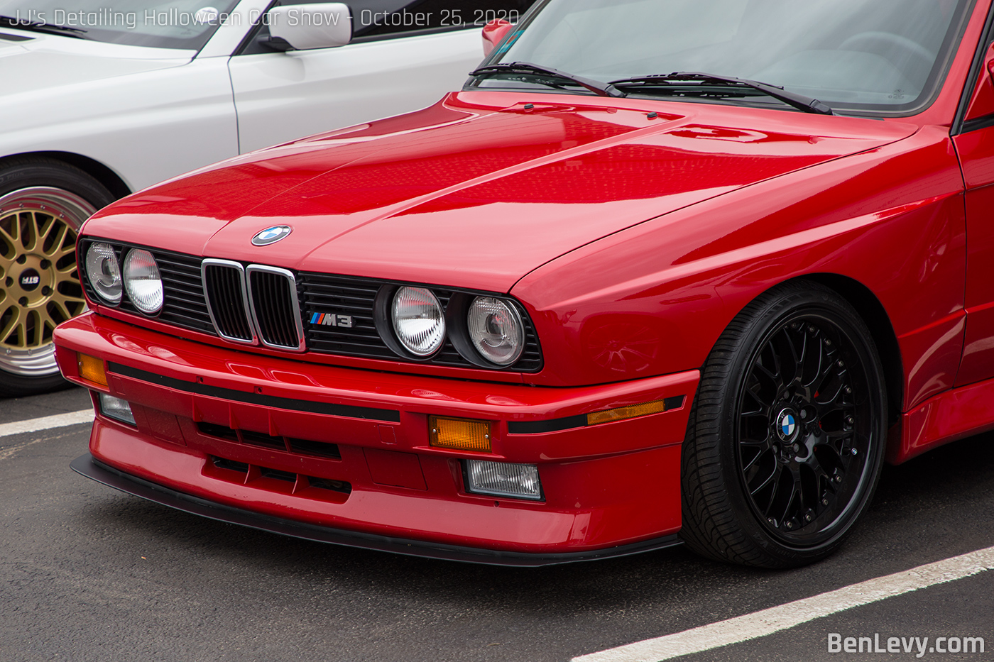 Front bumper of Red E30 BMW M3