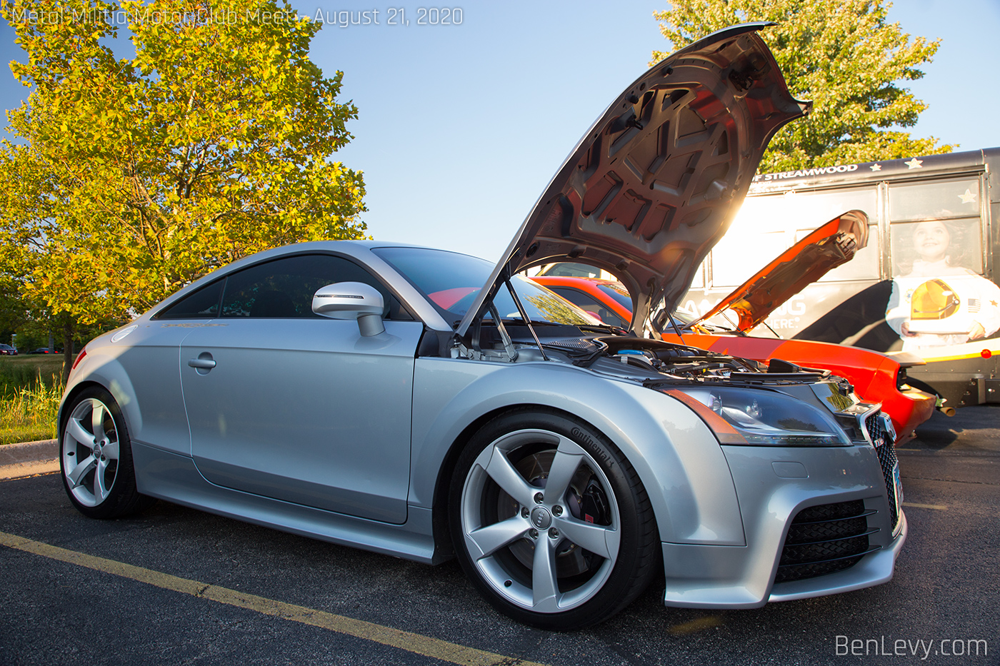 Silver Audi TT-RS