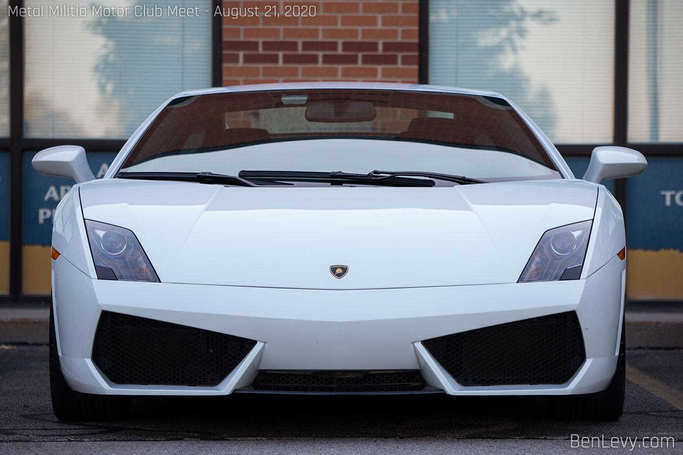 Front of a white Lamborghini Gallardo