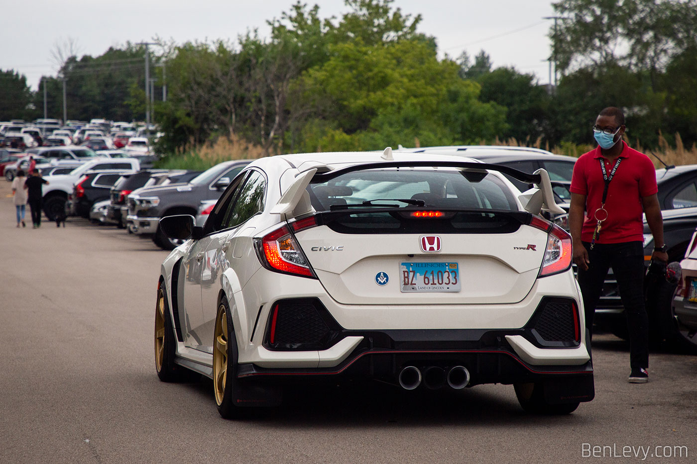 Back of White FK8 Civic Type-R