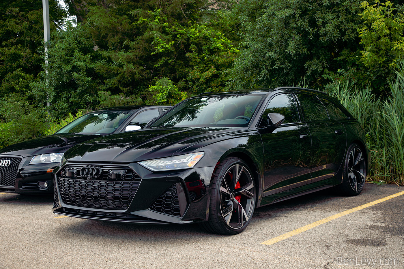 Black Audi RS6 Avant