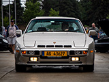 Front of Beige Porsche 924