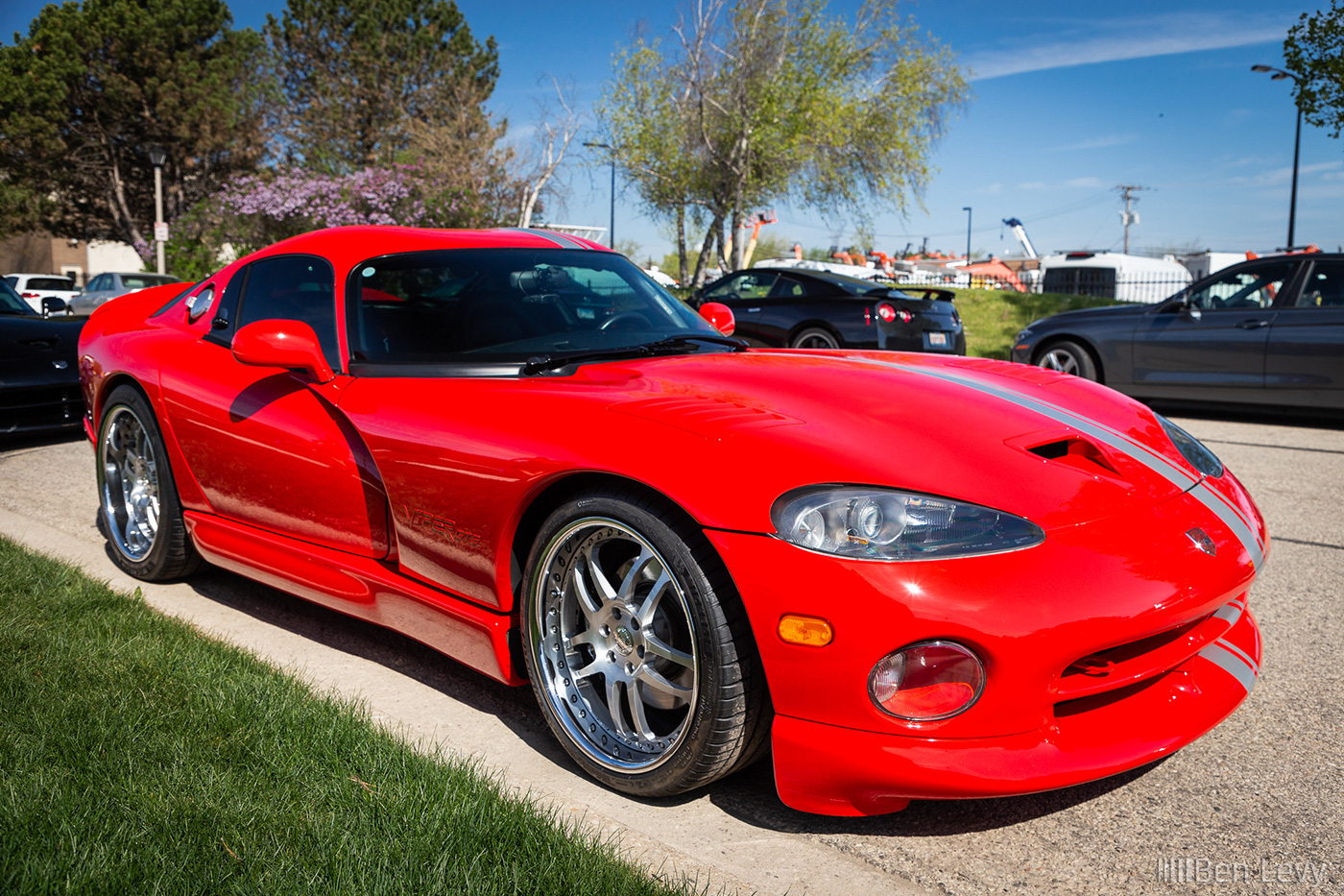 Red Dodge Viper GTS