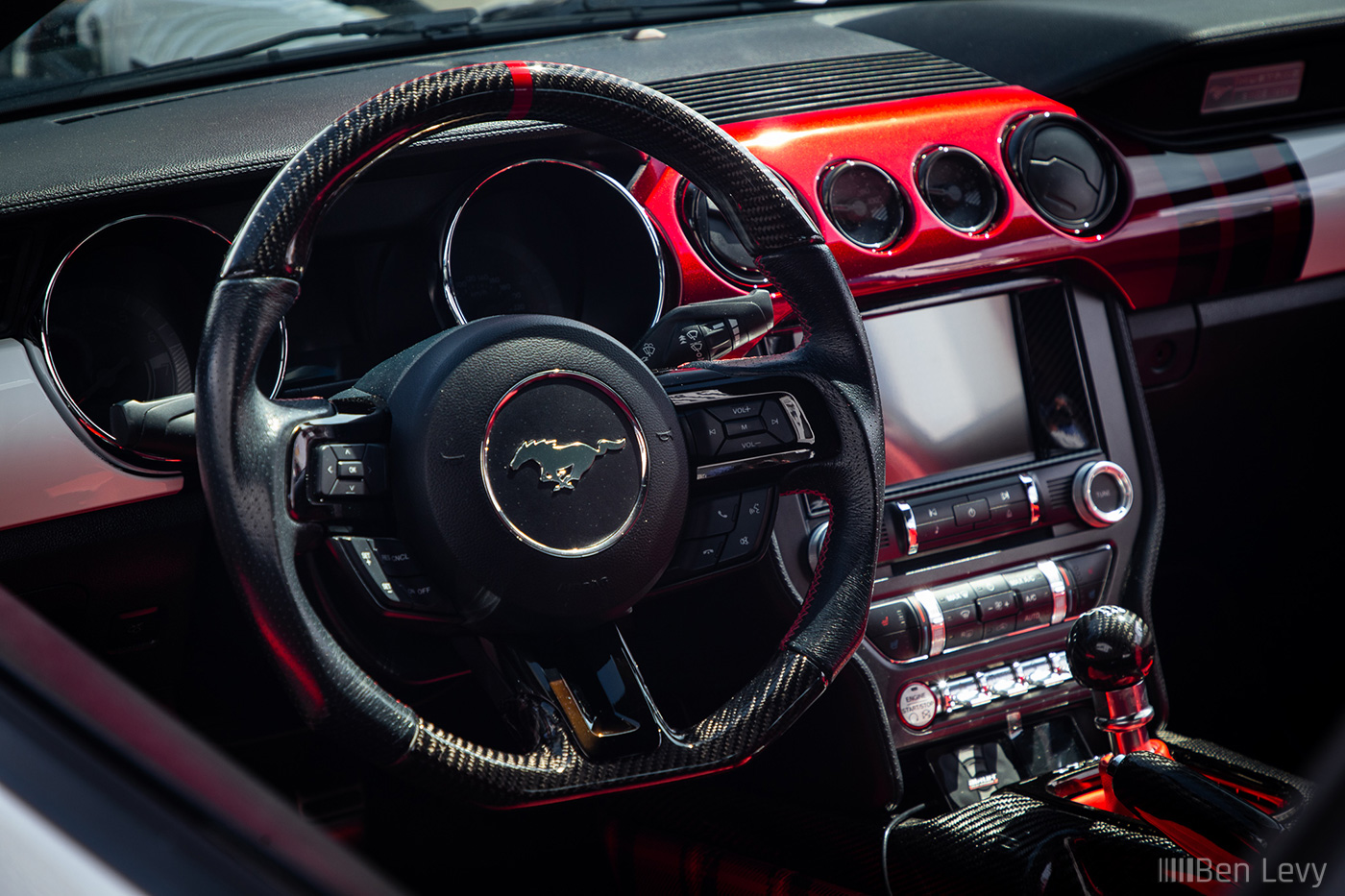 Carbon Fiber Steering Wheel in S550 Mustang