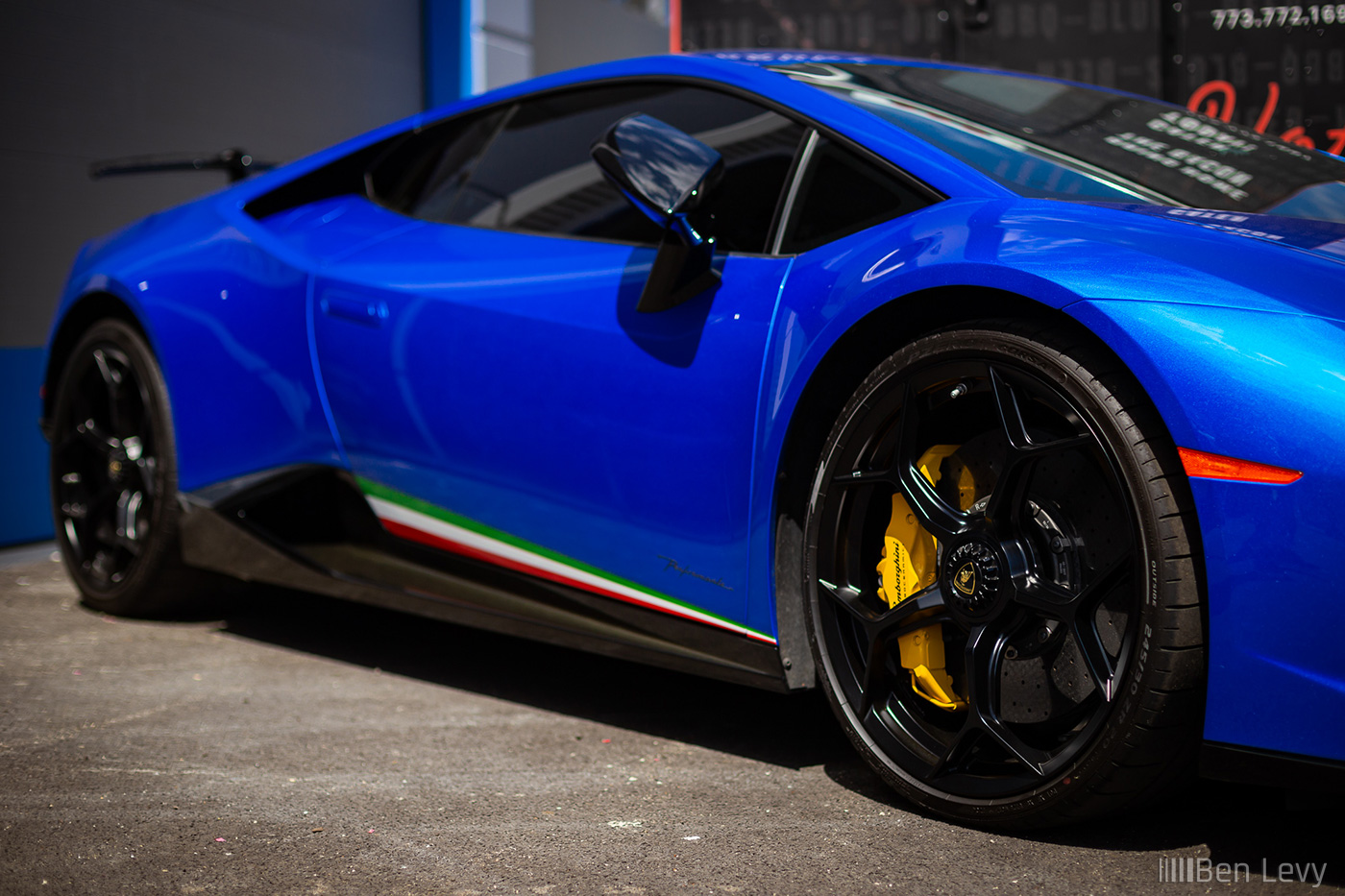 Black Wheel on Lamborghini Huracan Performante