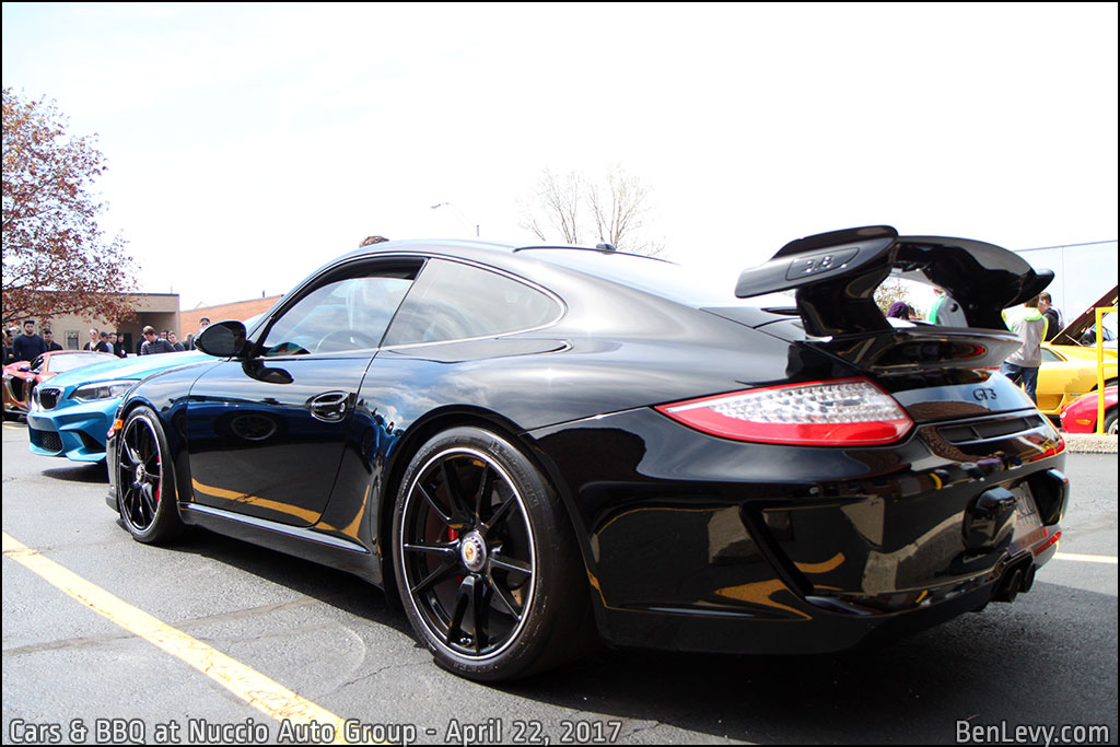 Black Porsche 911 GT3