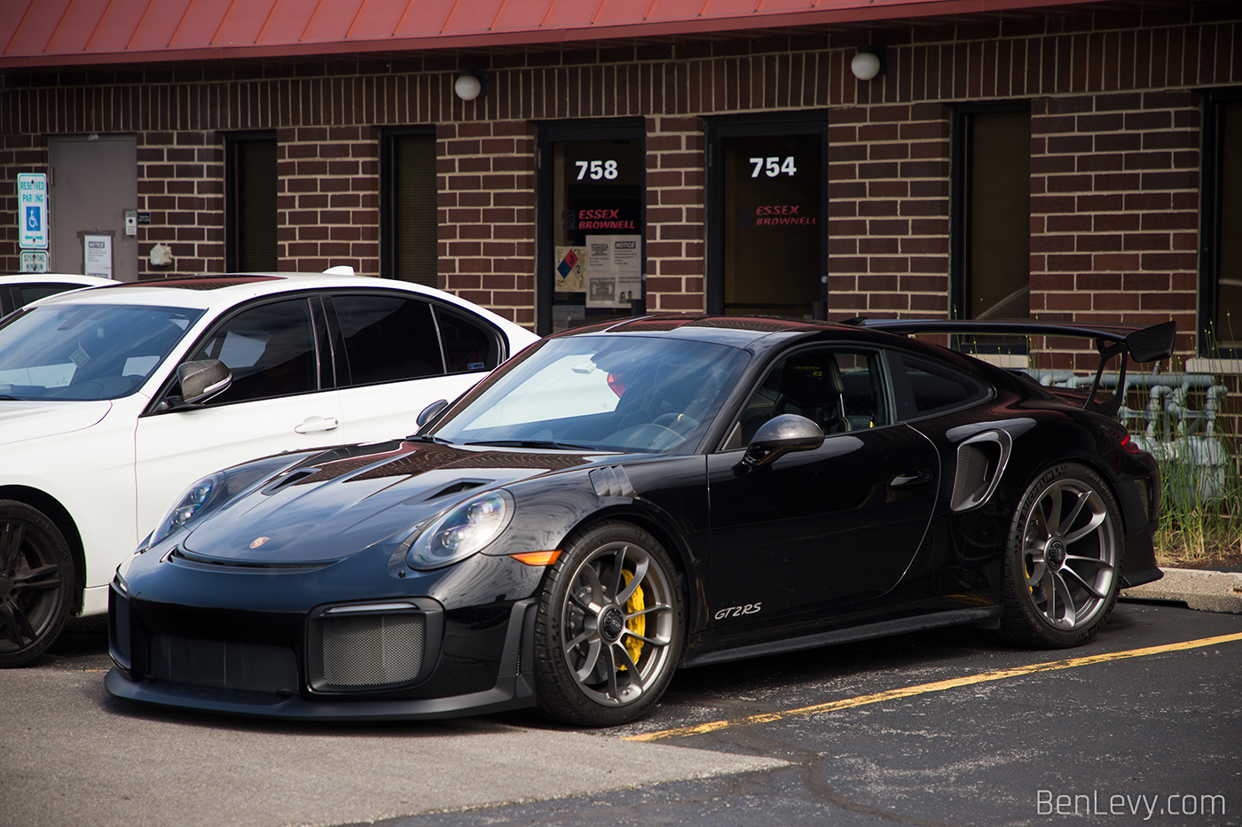 Black Porsche 911 GT2 RS