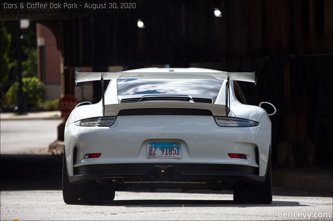 White Porsche 911 GT3 RS