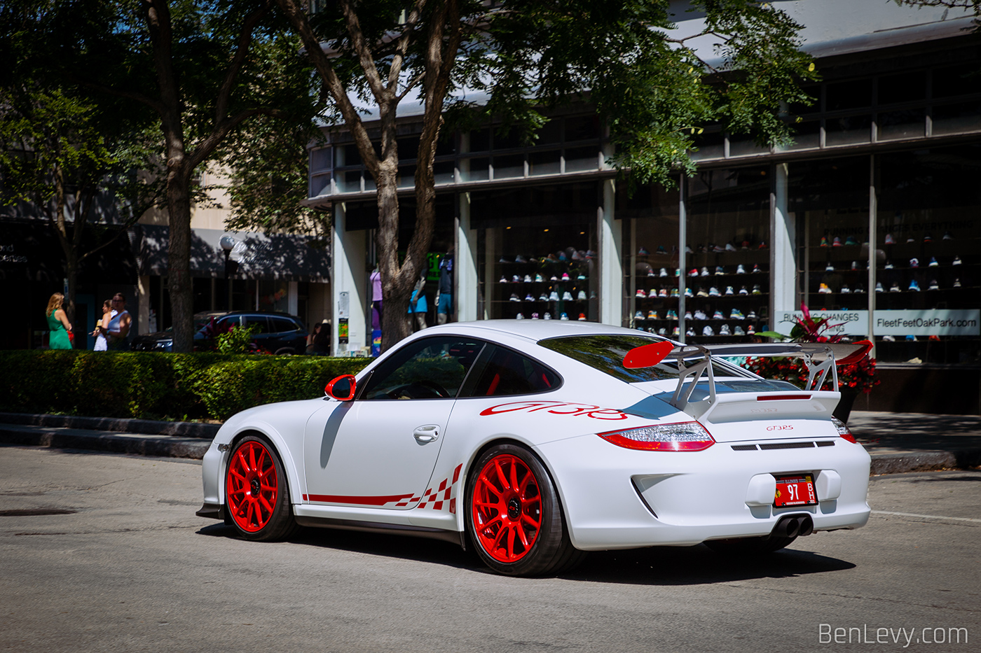 White Porsche 911 GT3 RS at Cars & Coffee Oak Park