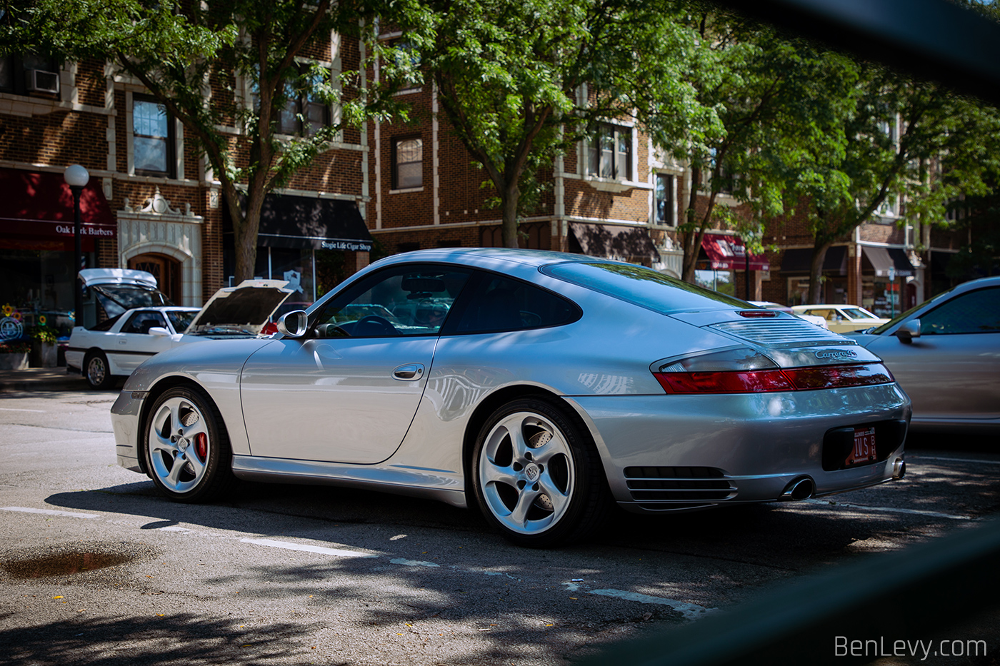 Silver Porsche 911 Carrera 4S (996)