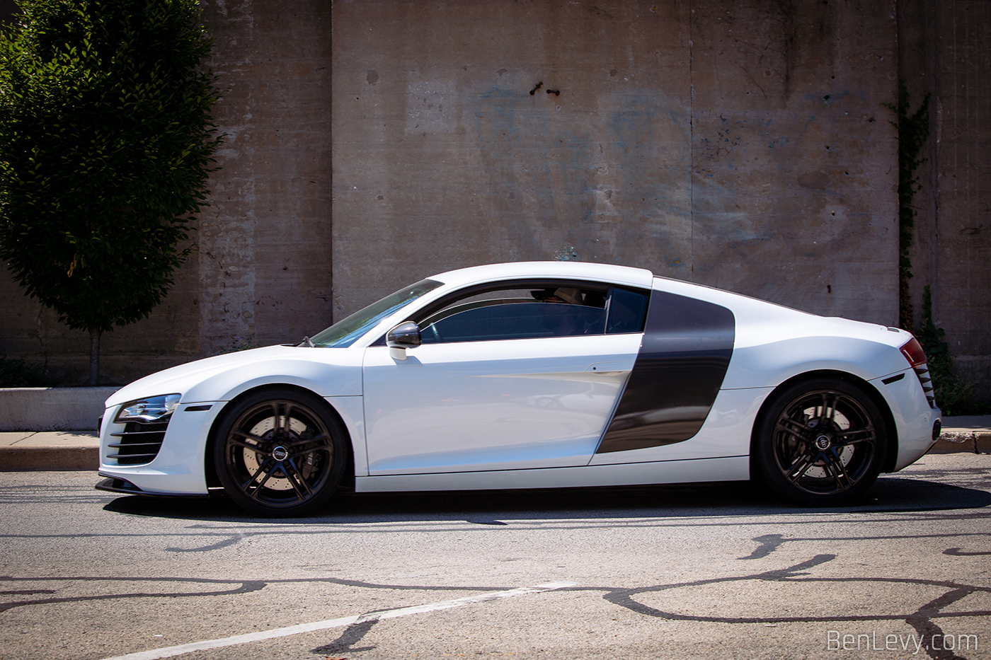 White Audi R8 from the side