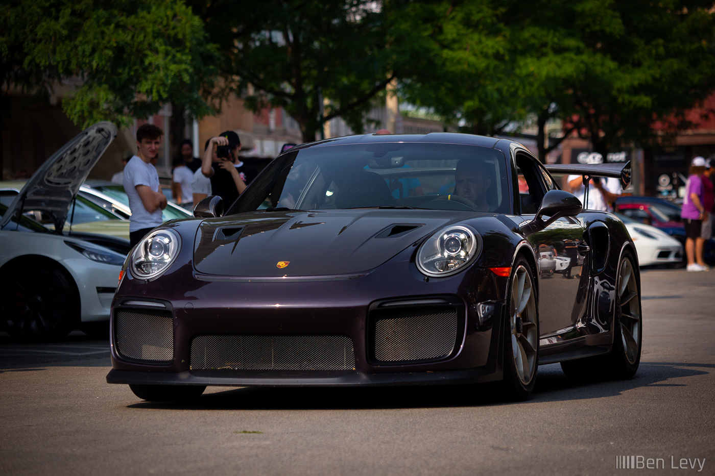 Purple Porsche 911 GT2