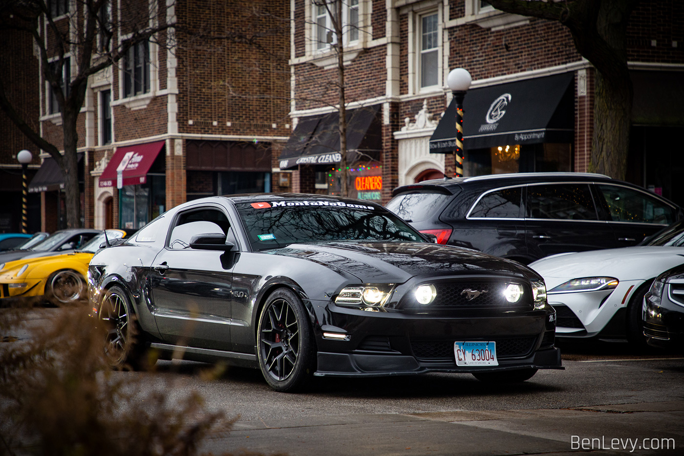 Black Ford Mustang GT