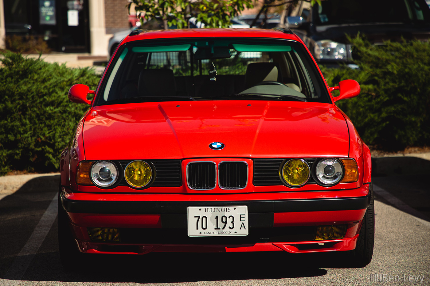 Front of a Clean E34 Touring in Red