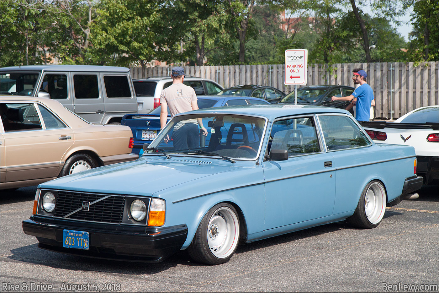 Blue Volvo 242 DL