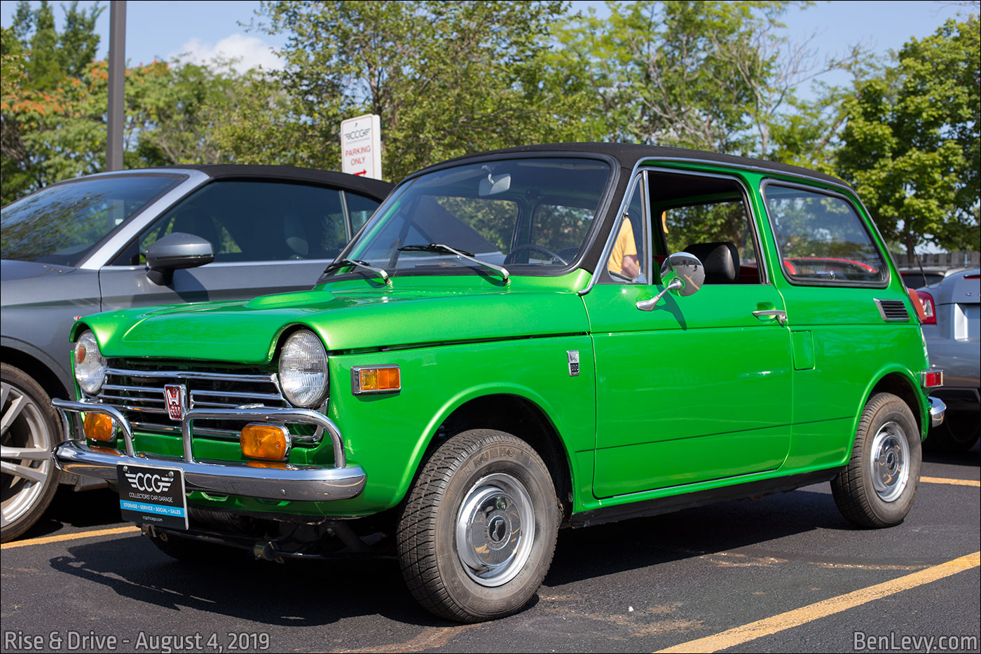 1971 Honda 2-door sedan