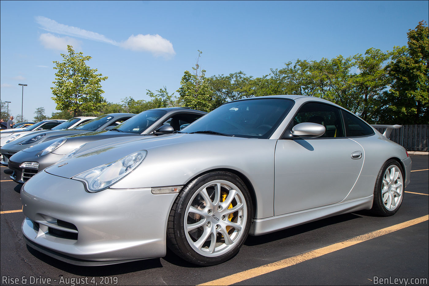 Silver Porsche 911 GT3