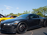 All black Audi R8