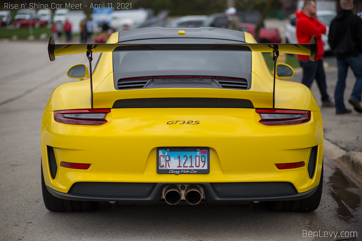 Yellow Porsche 991 GT3