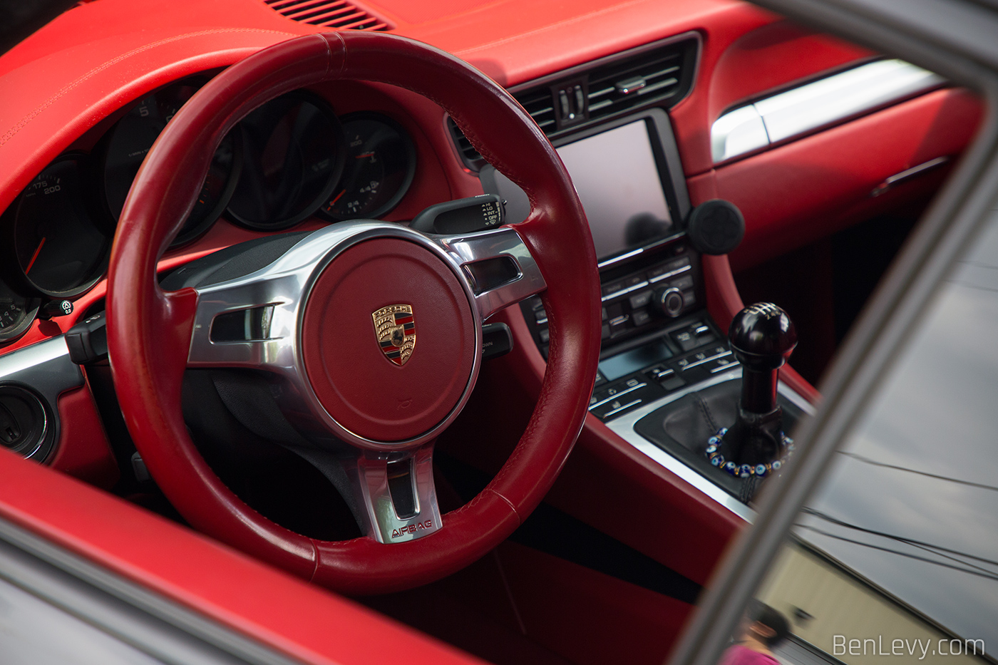 Red Steering Wheel in 991 Porsche