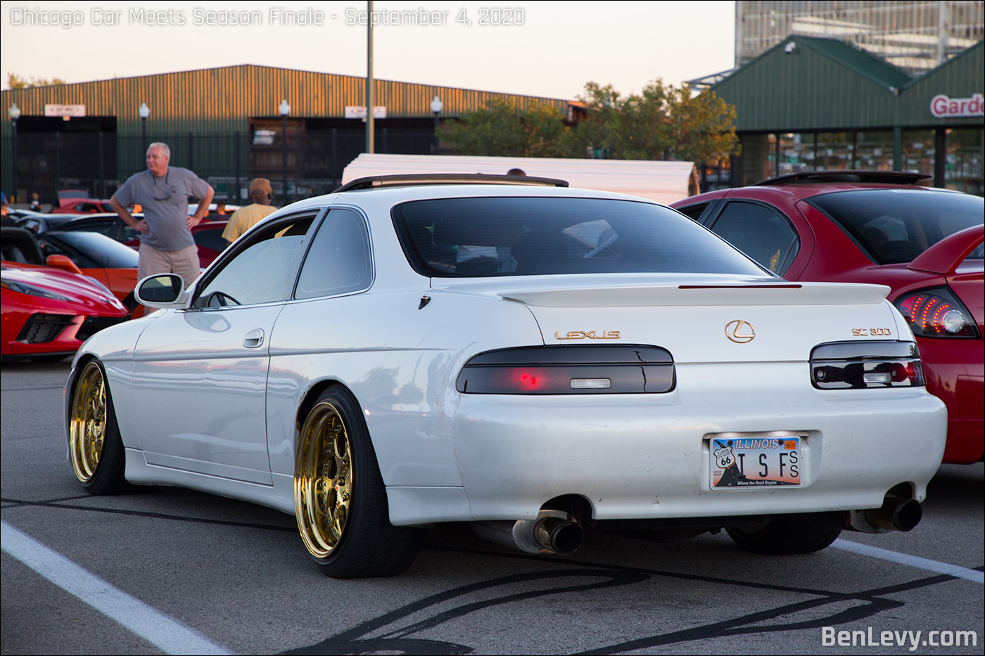 White Lexus SC300