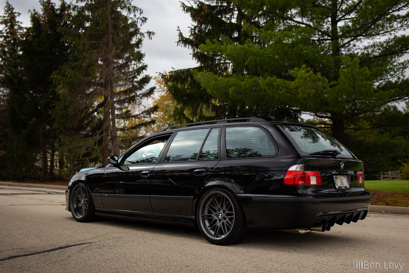Black E39 BMW Wagon with M5 Swap