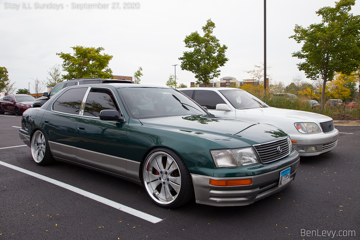 Green Lexus LS400