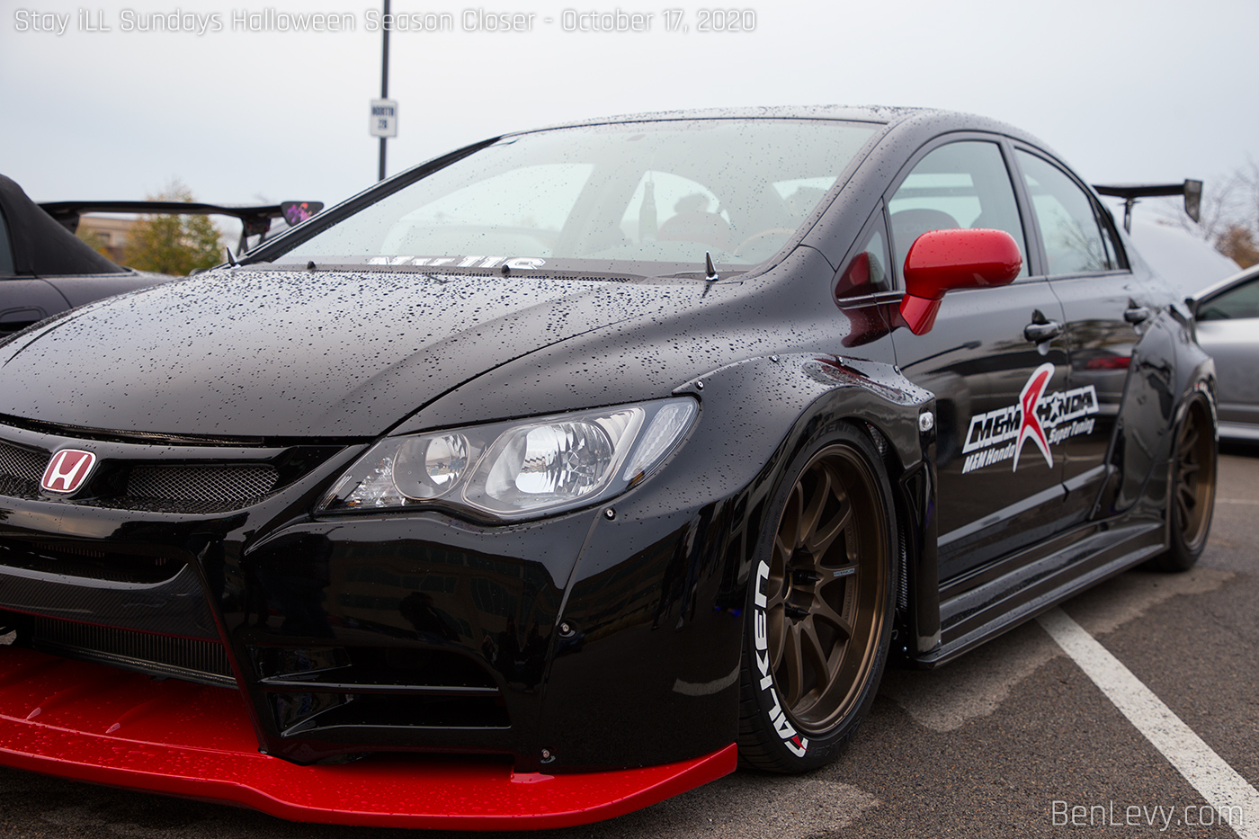 Wide Front Fenders on 8th Generation Honda Civic Si