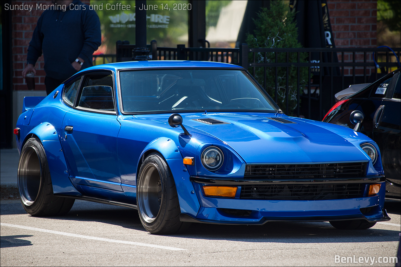 Blue Nissan Z-Car at Sunday Morning Cars and Coffee