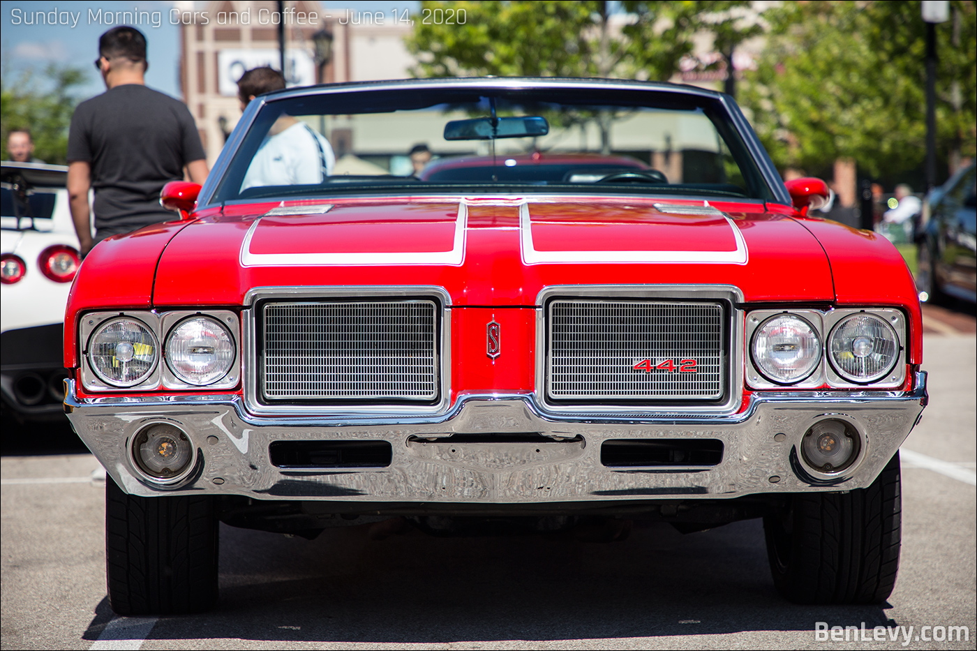 Red Oldsmobile 442