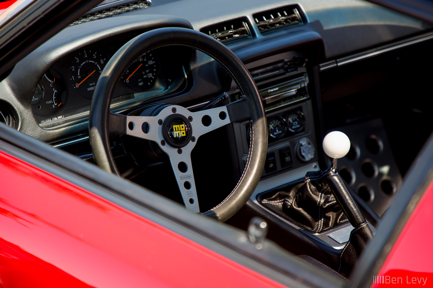 MOMO steering wheel in Mazda RX-7