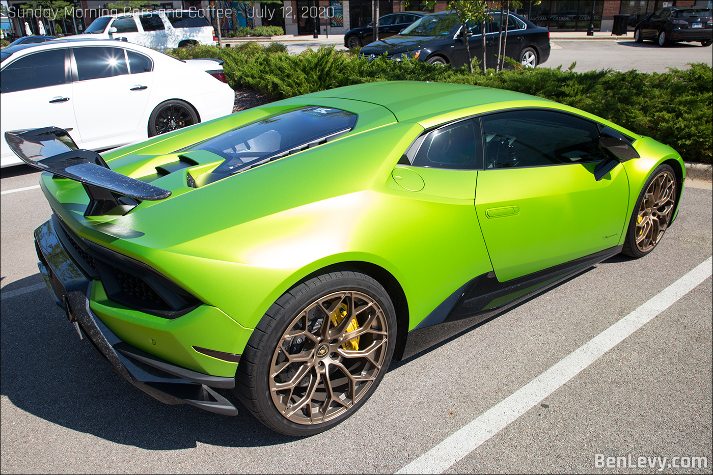 Green Lamborghini Huracan Performante