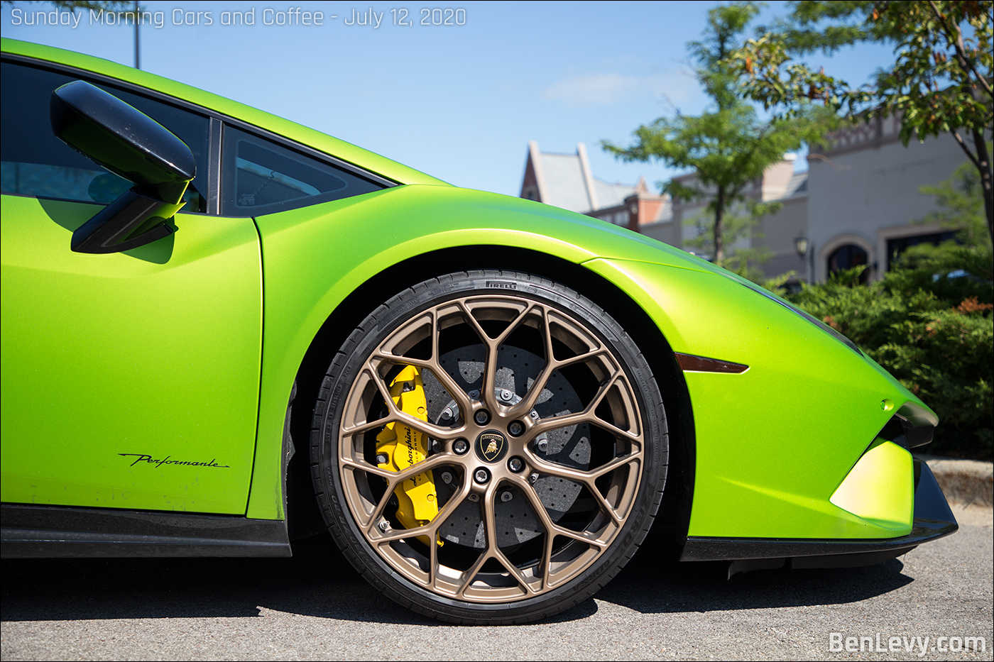 Bronze wheel on Lamborghini Huracan Performante