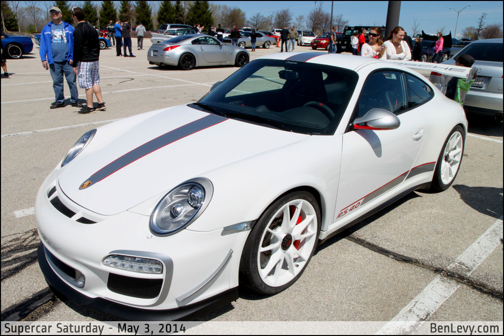 White Porsche 911 GT3 RS