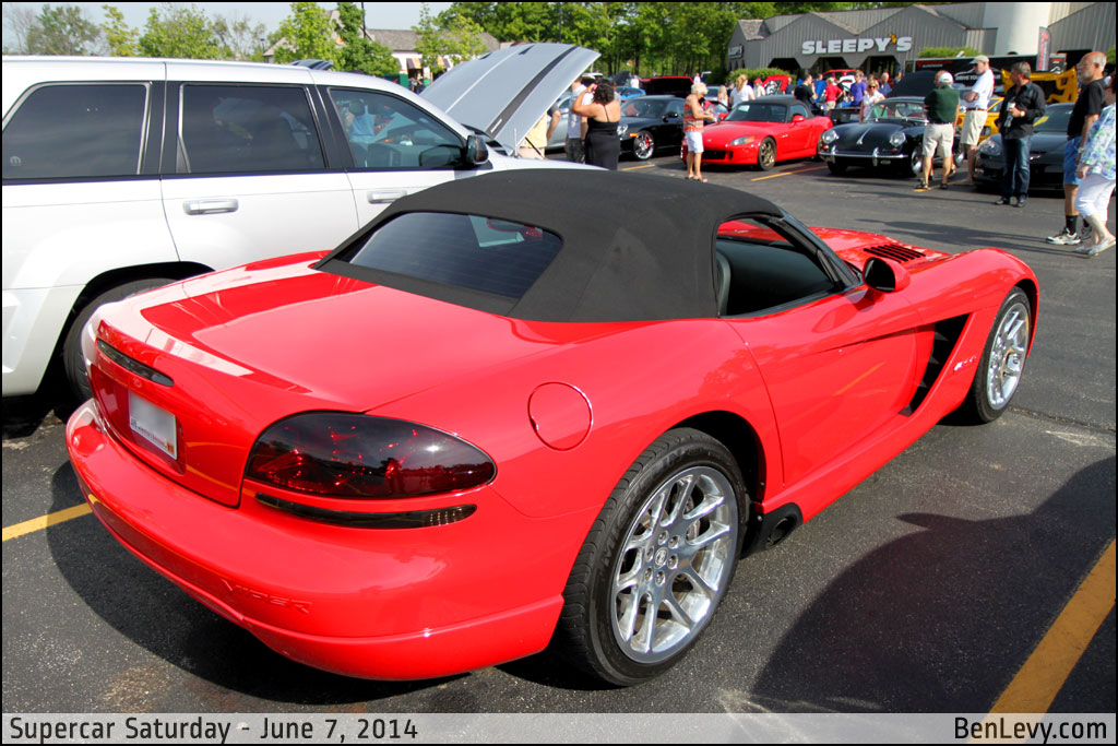 Red Dodge Viper SRT-10