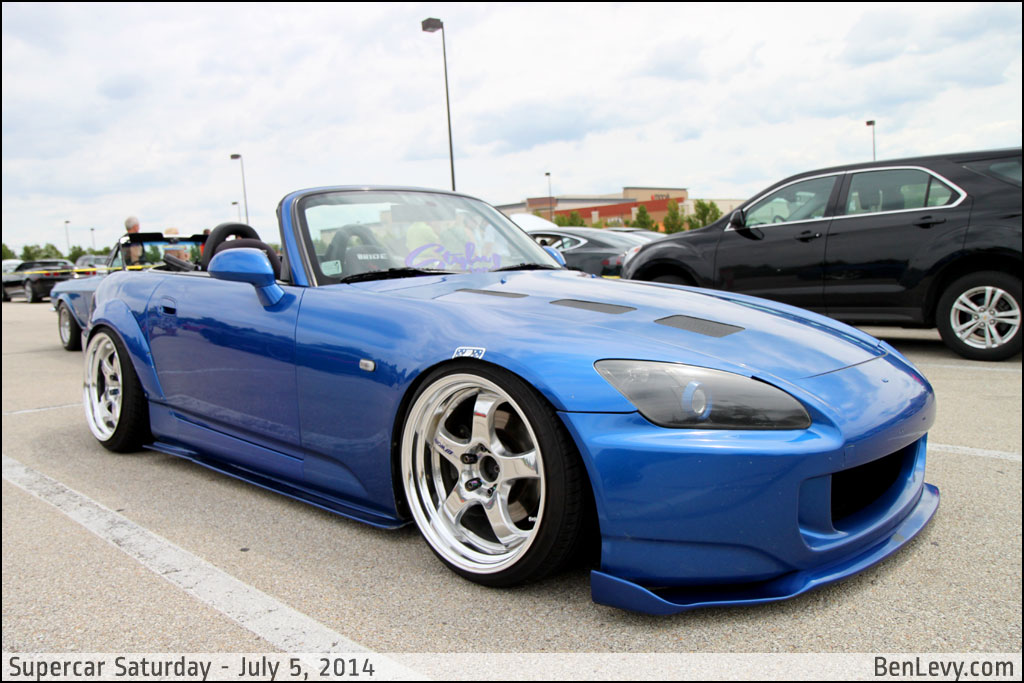Blue Honda S2000 with front lip and sideskirts