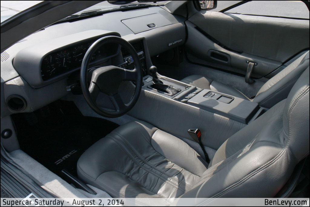 DeLorean DMC-12 interior