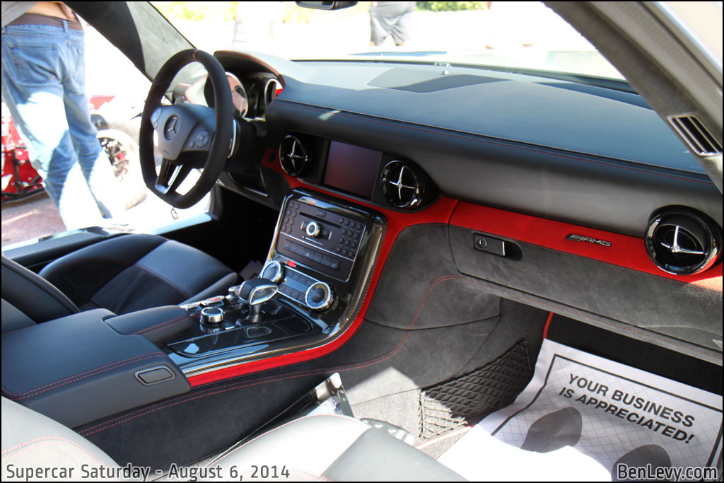 Mercedes-Benz SLS interior