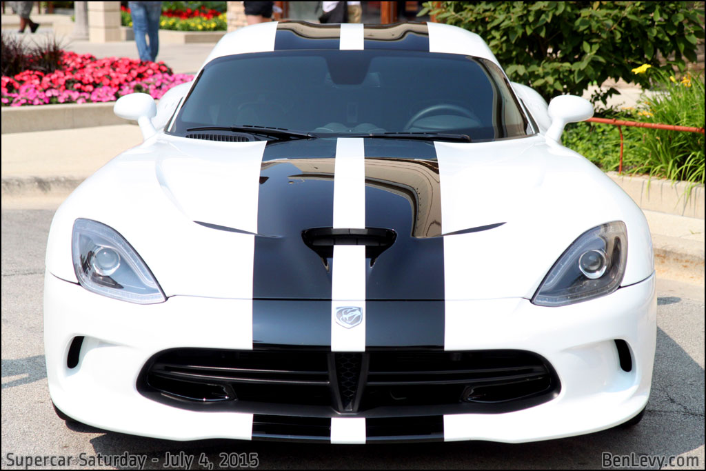 White Dodge Viper GTS with black stripes