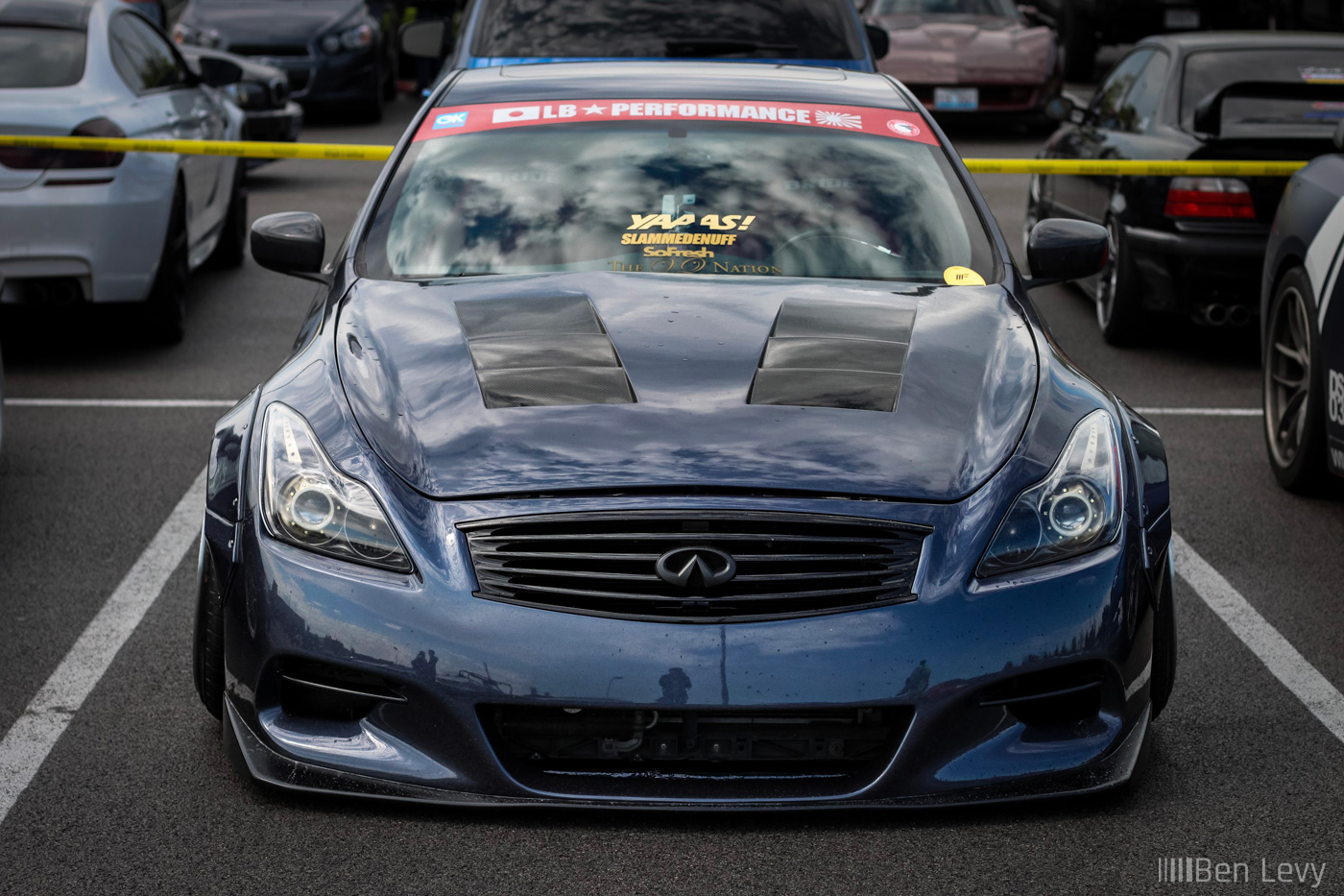 Infiniti G37 with vented hood
