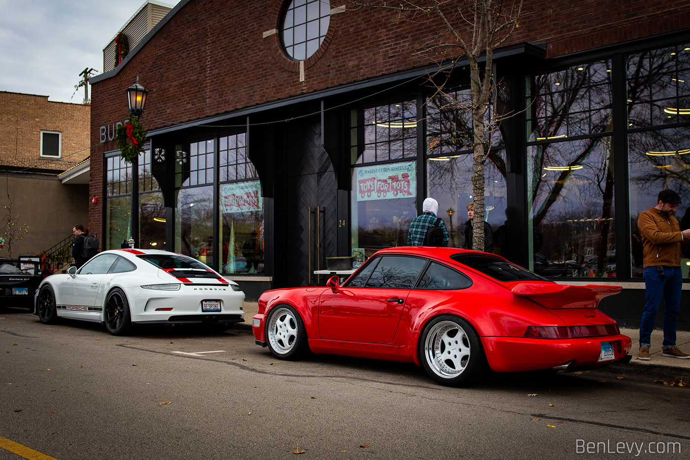 Porsche 911R and Backdated 911 Turbo at Burdi Clothing in Hinsdale