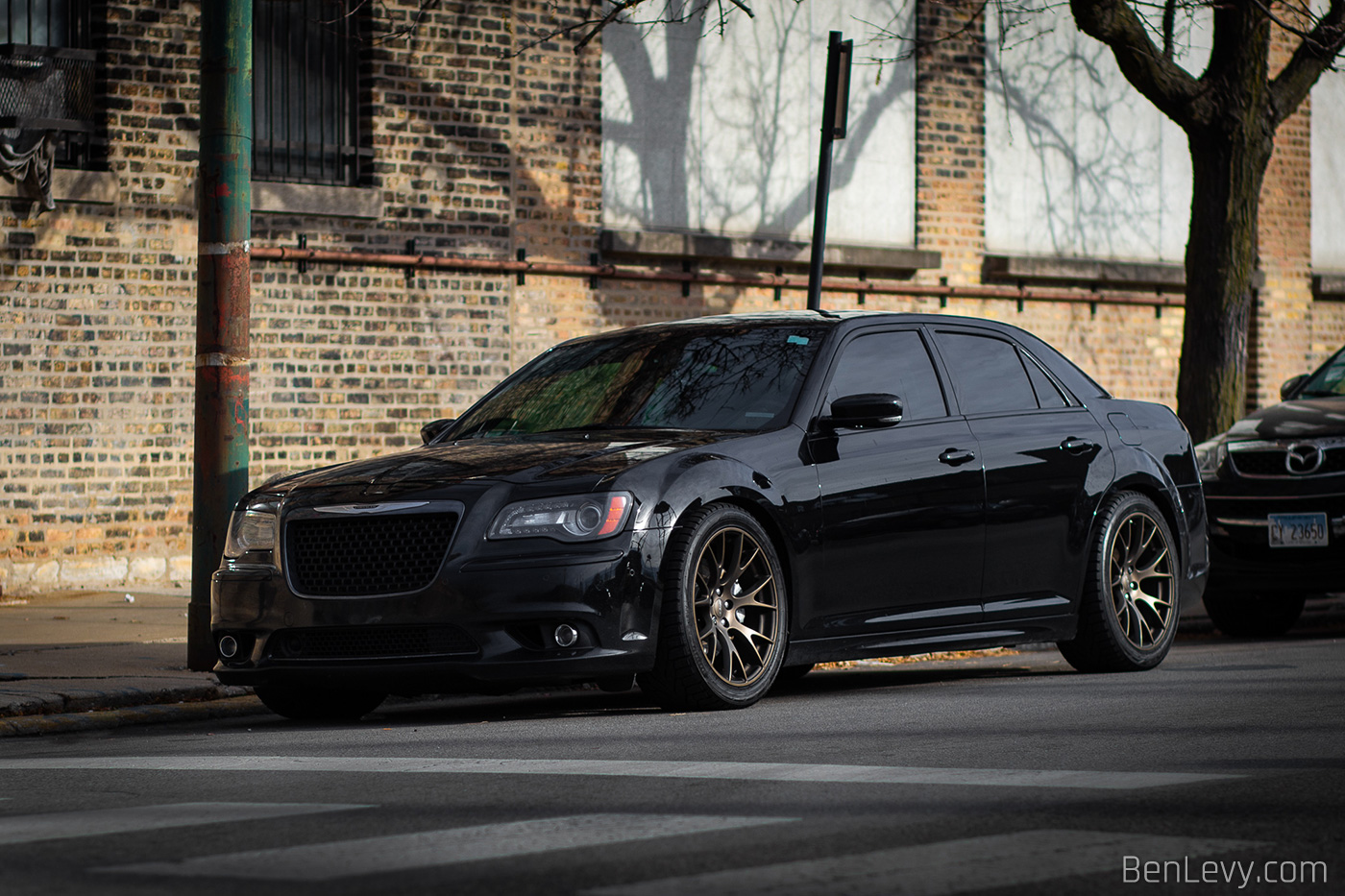 Black Chrysler 300 SRT