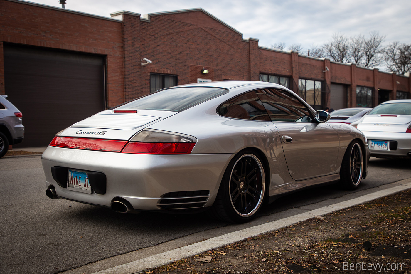 Silver Porsche 911 Carrera 4S