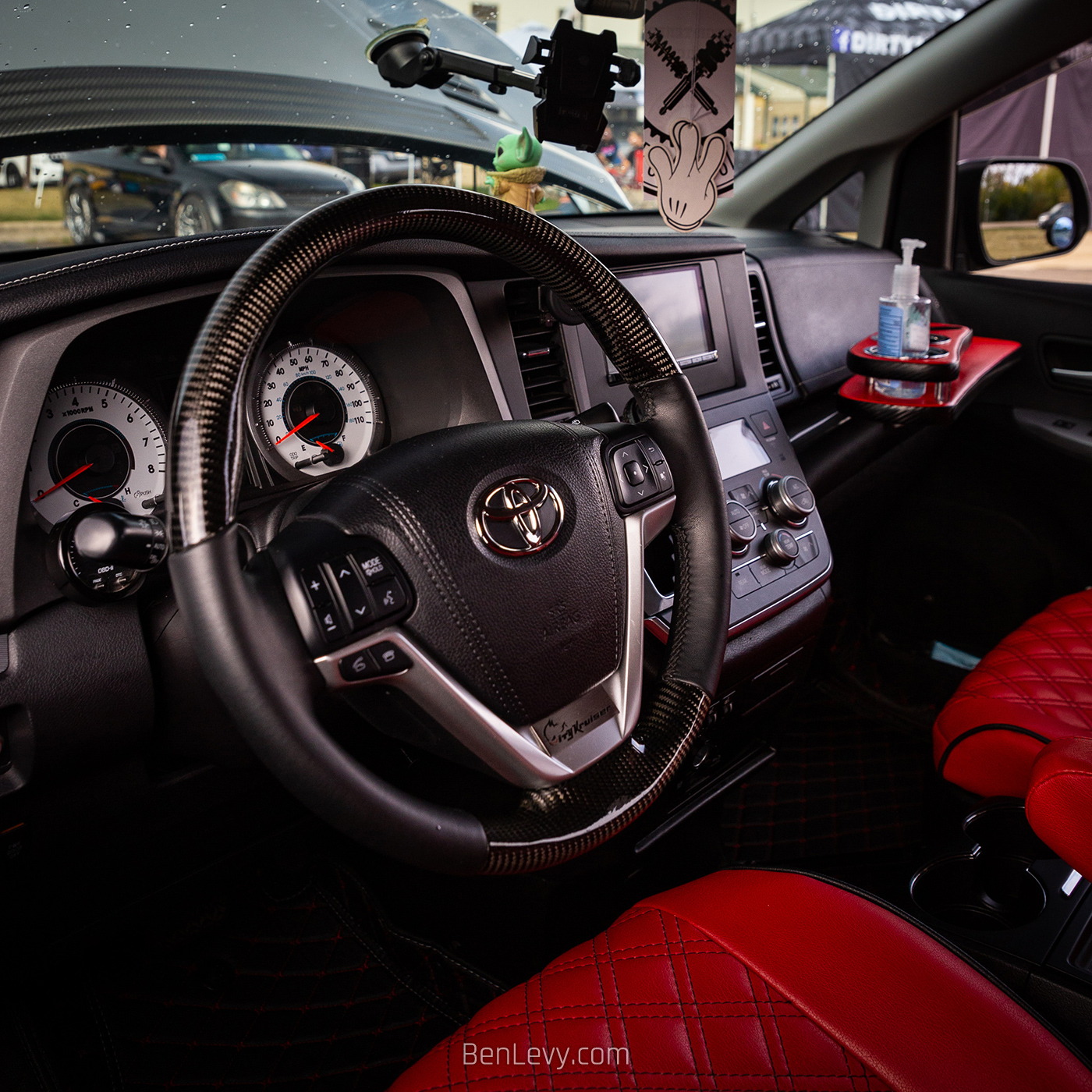 Carbon Fiber Steering Wheel in Toyota Sienna