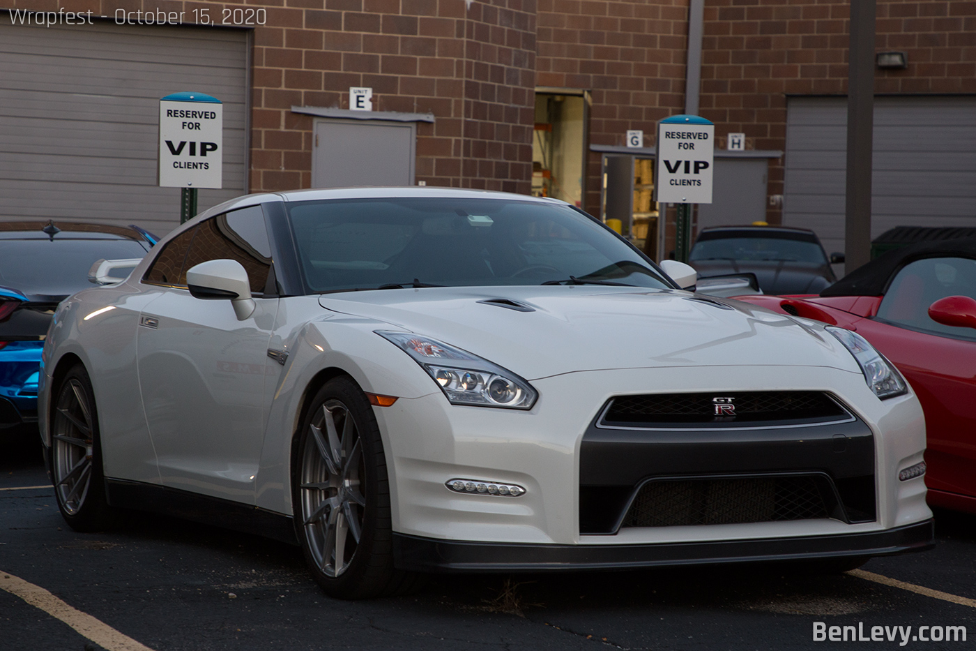 White Nissan GT-R